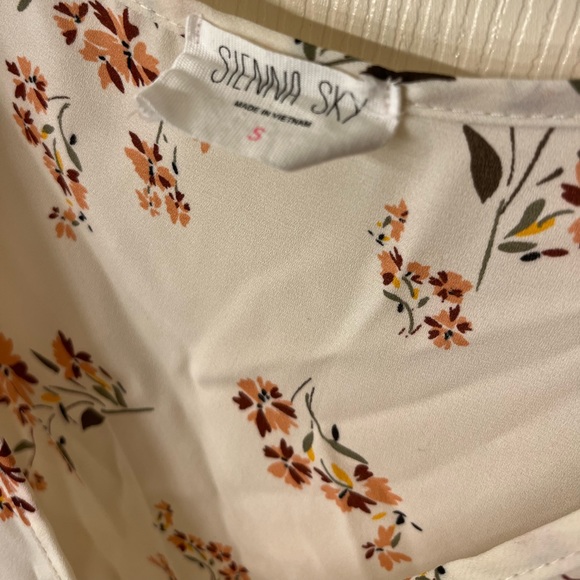 SOLD Sienna Sky blouse - Picture 3 of 4